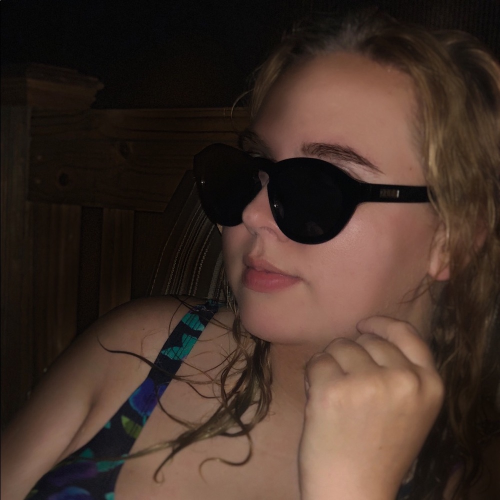Meet your Posher, Payton - Picture 1 of 1